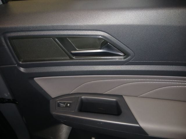 2021 Volkswagen Atlas Cross Sport 3.6L V6 SE w/Technology R-Line