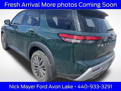 2024 Nissan Pathfinder SL