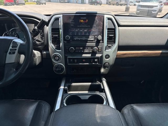 2020 Nissan TITAN Crew Cab SL 4x4