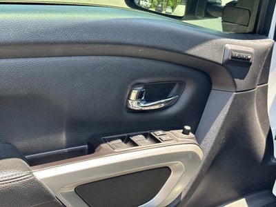 2020 Nissan TITAN Crew Cab SL 4x4