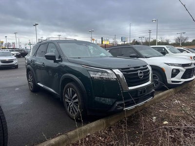 2023 Nissan Pathfinder Platinum