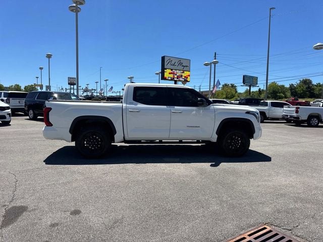 2022 Toyota Tundra 4WD SR5