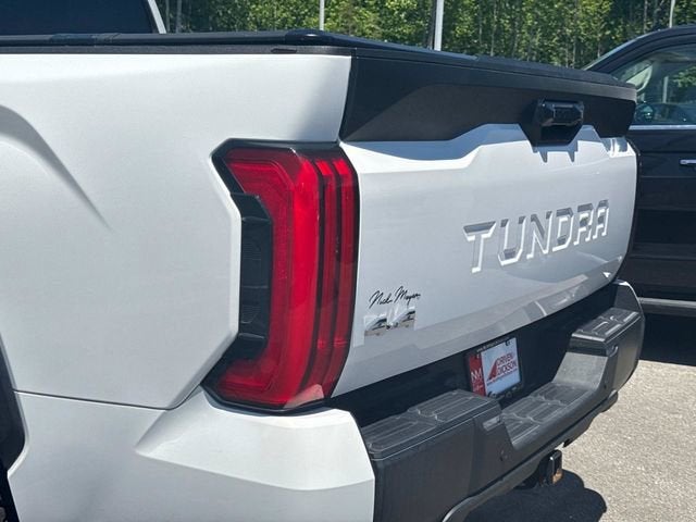 2022 Toyota Tundra 4WD SR5