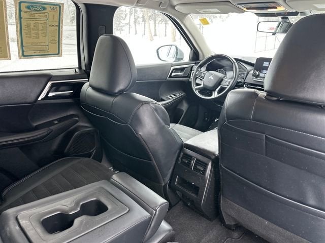 2024 Mitsubishi Outlander SE