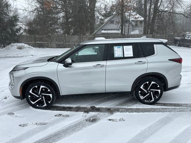 2024 Mitsubishi Outlander SE