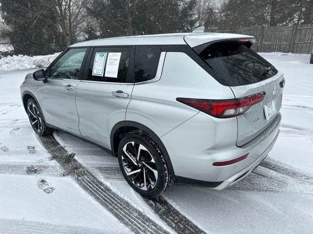 2024 Mitsubishi Outlander SE