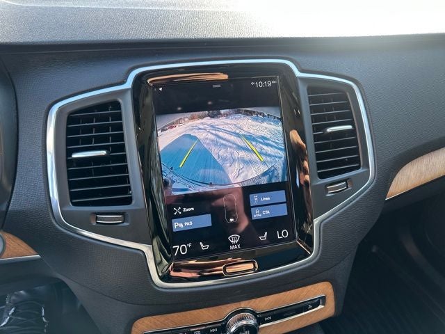 2022 Volvo XC90 T6 Momentum