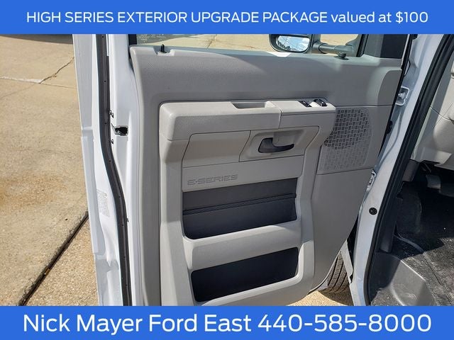 2027 Ford E-450SD Base DRW