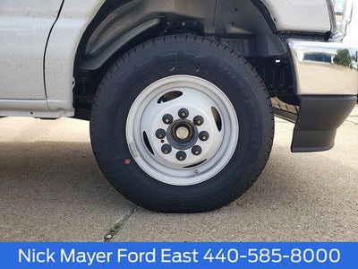 2027 Ford E-450SD Base DRW