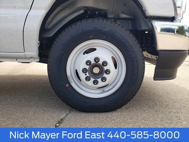 2027 Ford E-450SD Base DRW