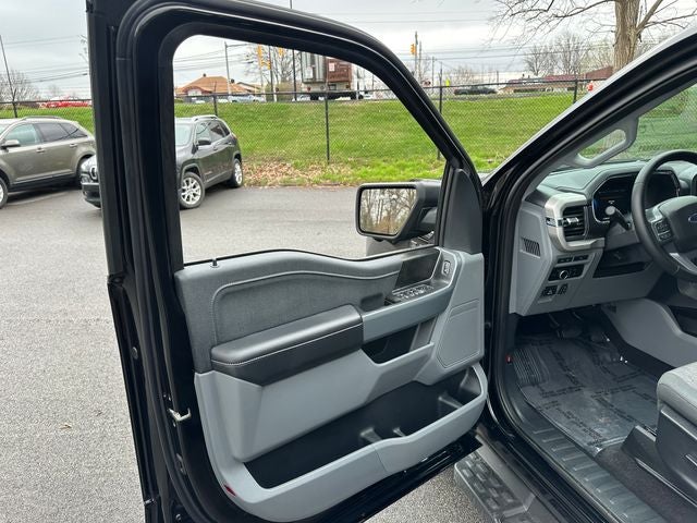 2023 Ford F-150 Lightning XLT