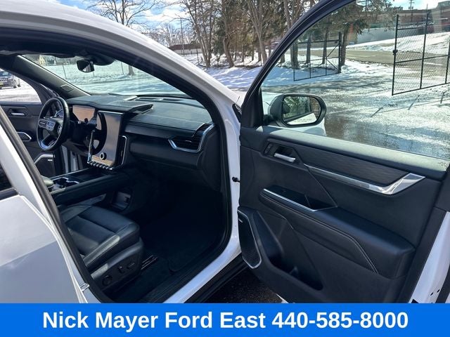 2024 GMC Acadia Elevation