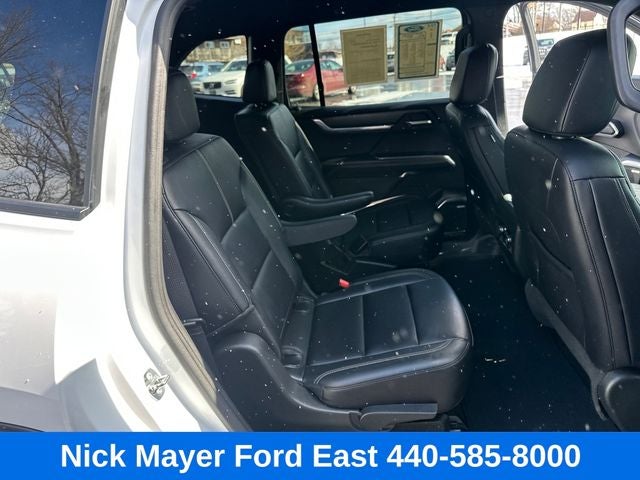 2024 GMC Acadia Elevation