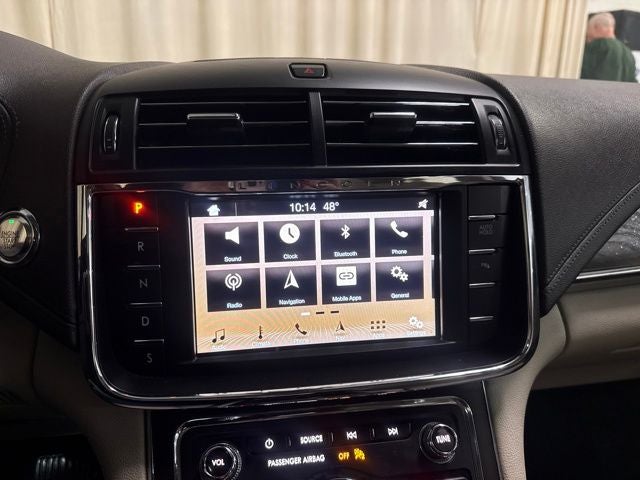 2017 Lincoln Continental Select