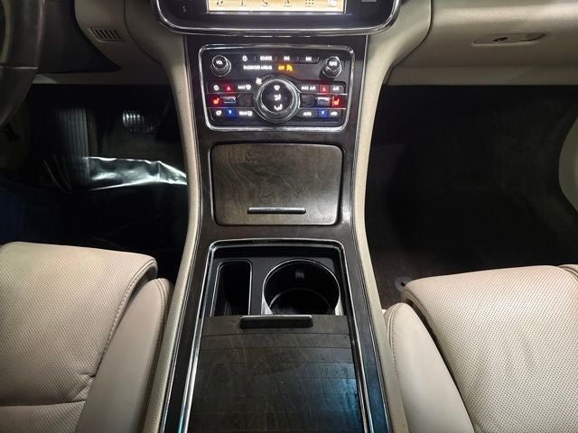 2017 Lincoln Continental Select