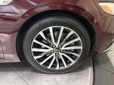 2017 Lincoln Continental Select