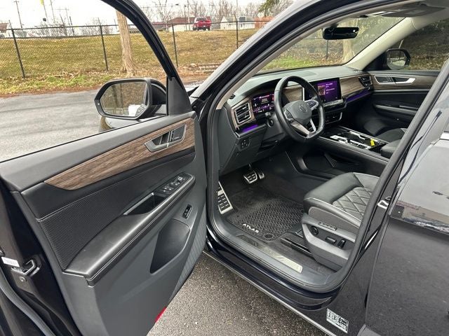 2024 Volkswagen Atlas 2.0T SEL Premium R-Line