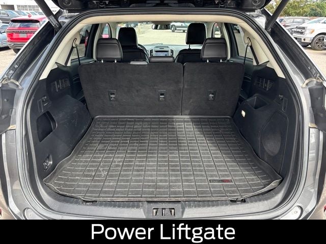 2020 Ford Edge Titanium
