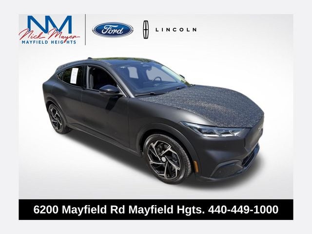 2021 Ford Mustang-Mach-e Premium's photo