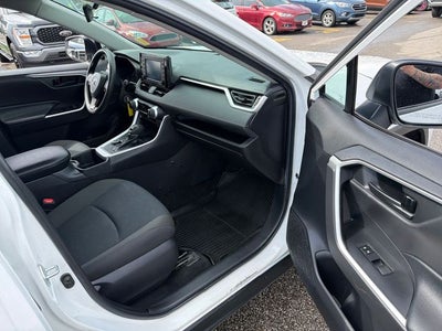 2022 Toyota RAV4 Hybrid LE