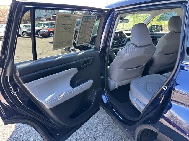 2022 Toyota Highlander LE