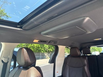 2023 Toyota Sienna Platinum 7 Passenger