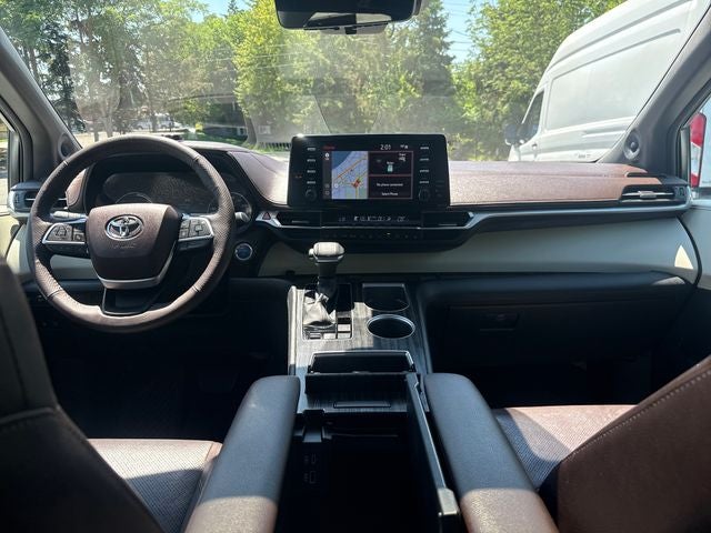 2023 Toyota Sienna Platinum 7 Passenger