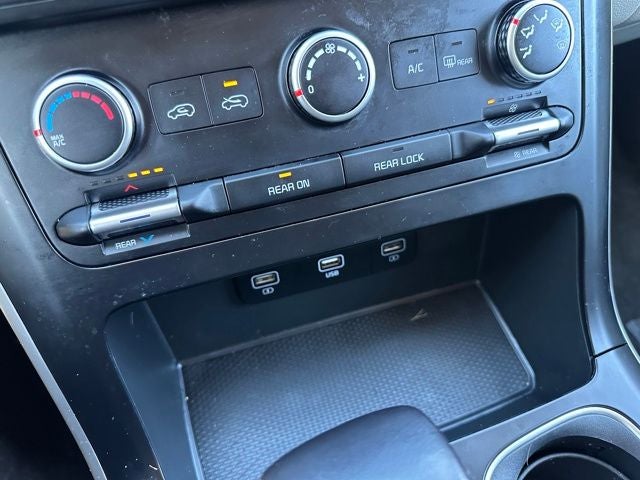 2022 Kia Carnival LXS