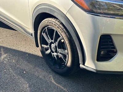 2022 Nissan Kicks SR