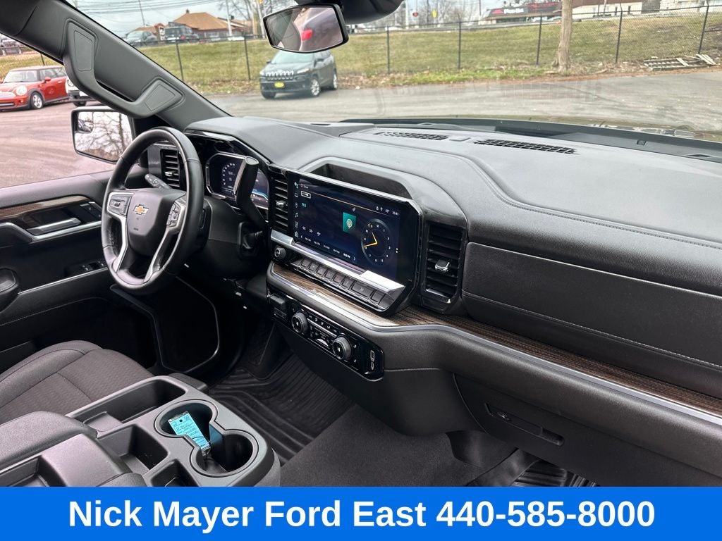 2025 Chevrolet Silverado 1500 LT LT1