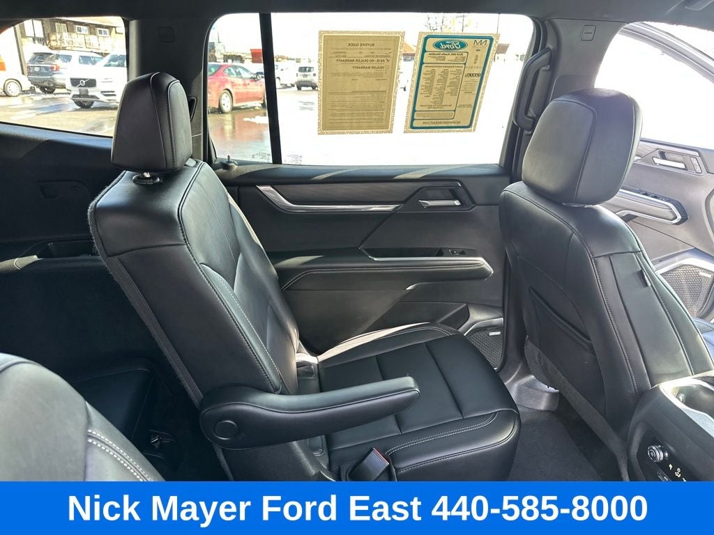 2024 GMC Acadia Elevation