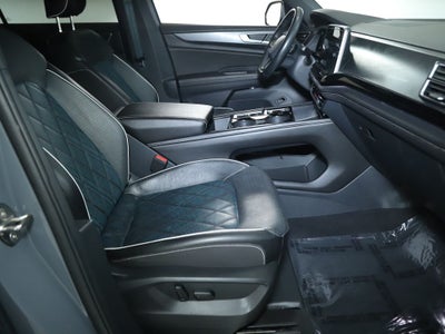 2024 Volkswagen Atlas Cross Sport 2.0T SEL Premium R-Line