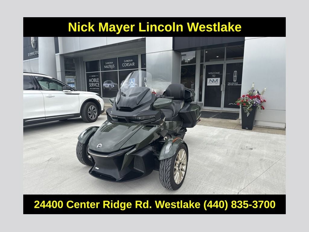 2023 Can-Am Spyder Base