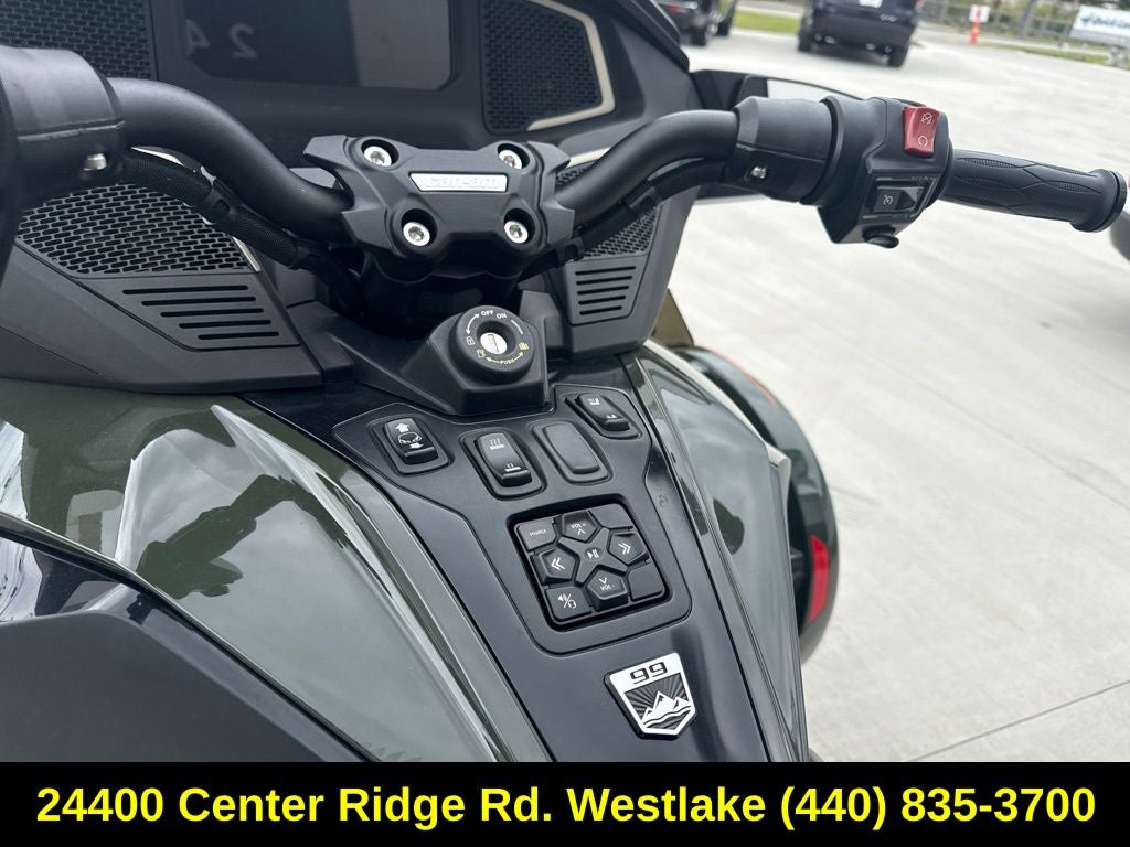 2023 Can-Am Spyder Base