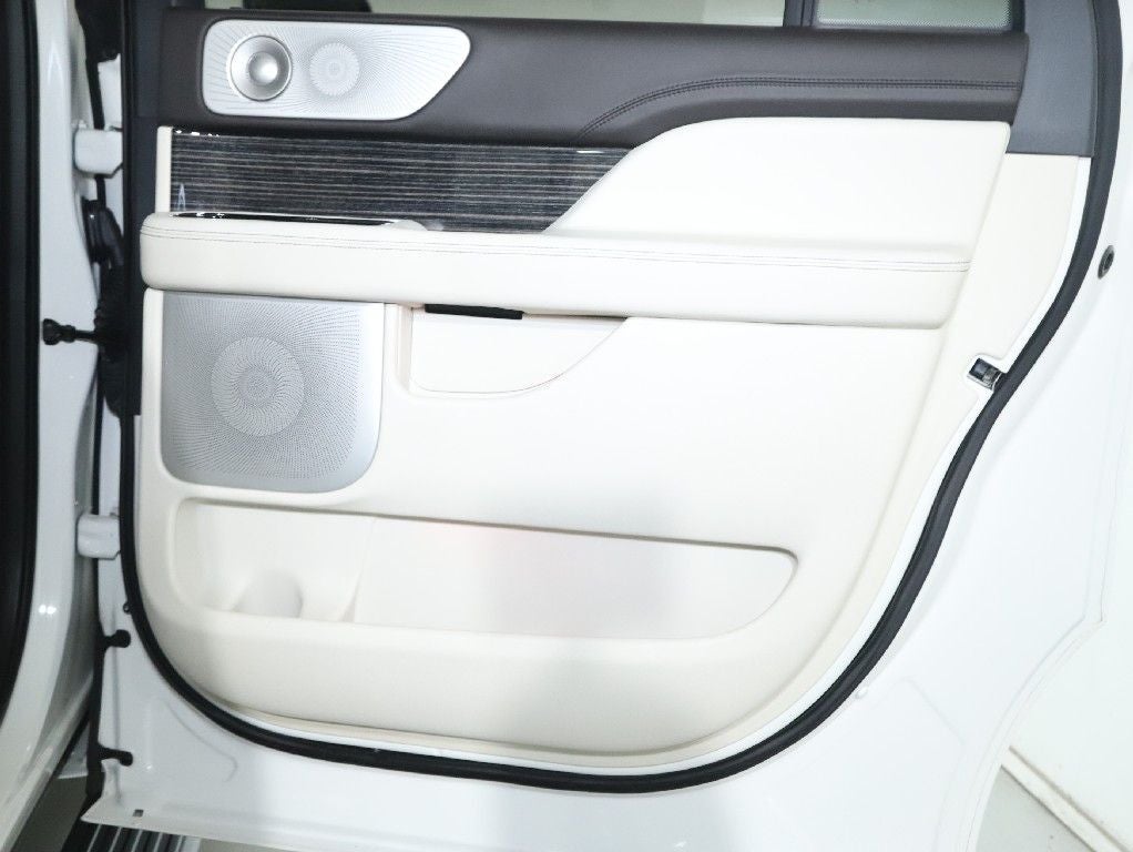 2022 Lincoln Navigator L Black Label