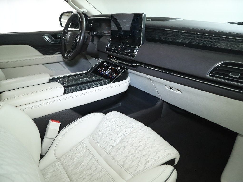 2022 Lincoln Navigator L Black Label