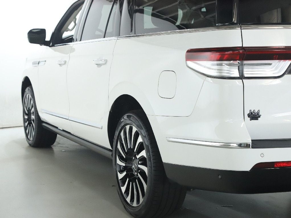 2022 Lincoln Navigator L Black Label