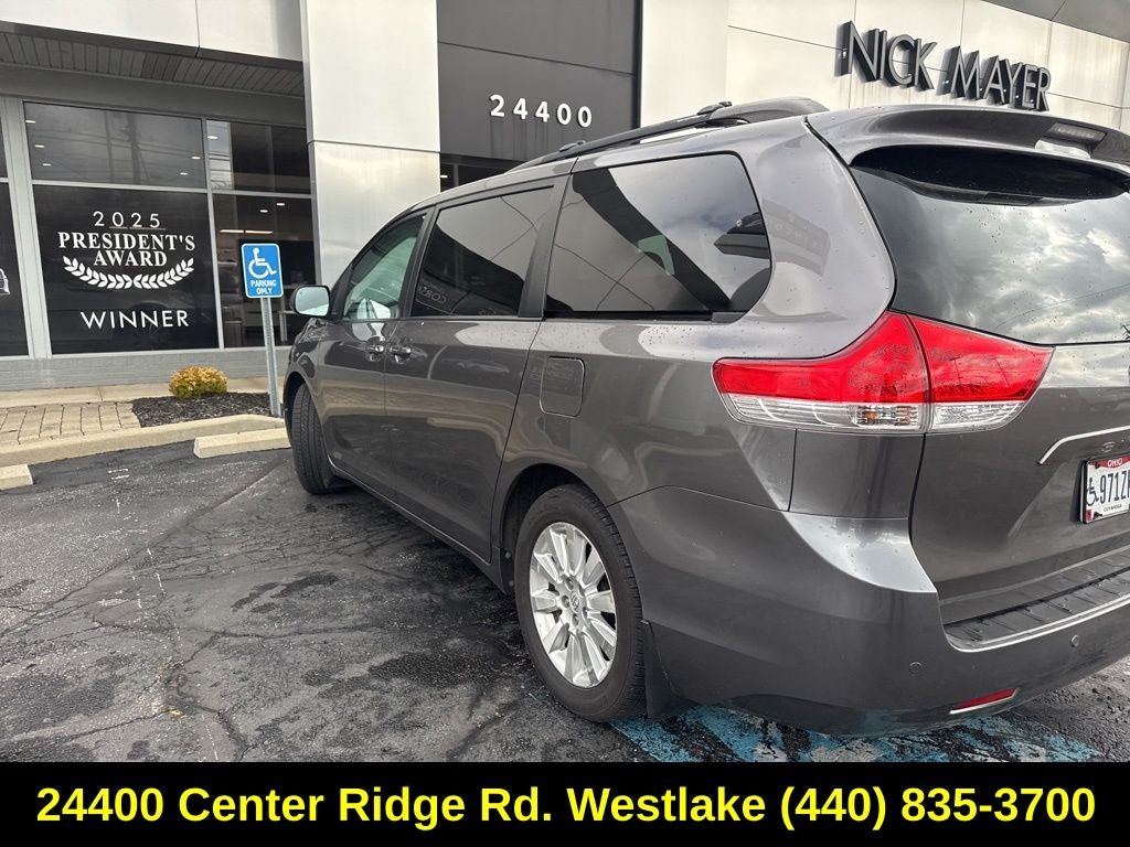 2014 Toyota Sienna XLE 7 Passenger