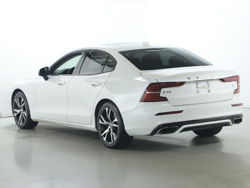 2022 Volvo S60 Recharge Plug-In Hybrid T8 R-Design Expression