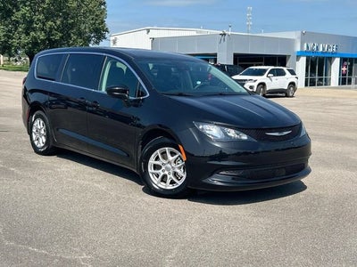 2023 Chrysler Voyager LX