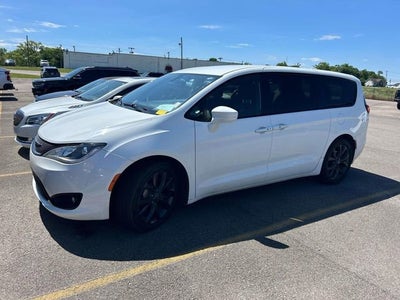 2020 Chrysler Pacifica Touring