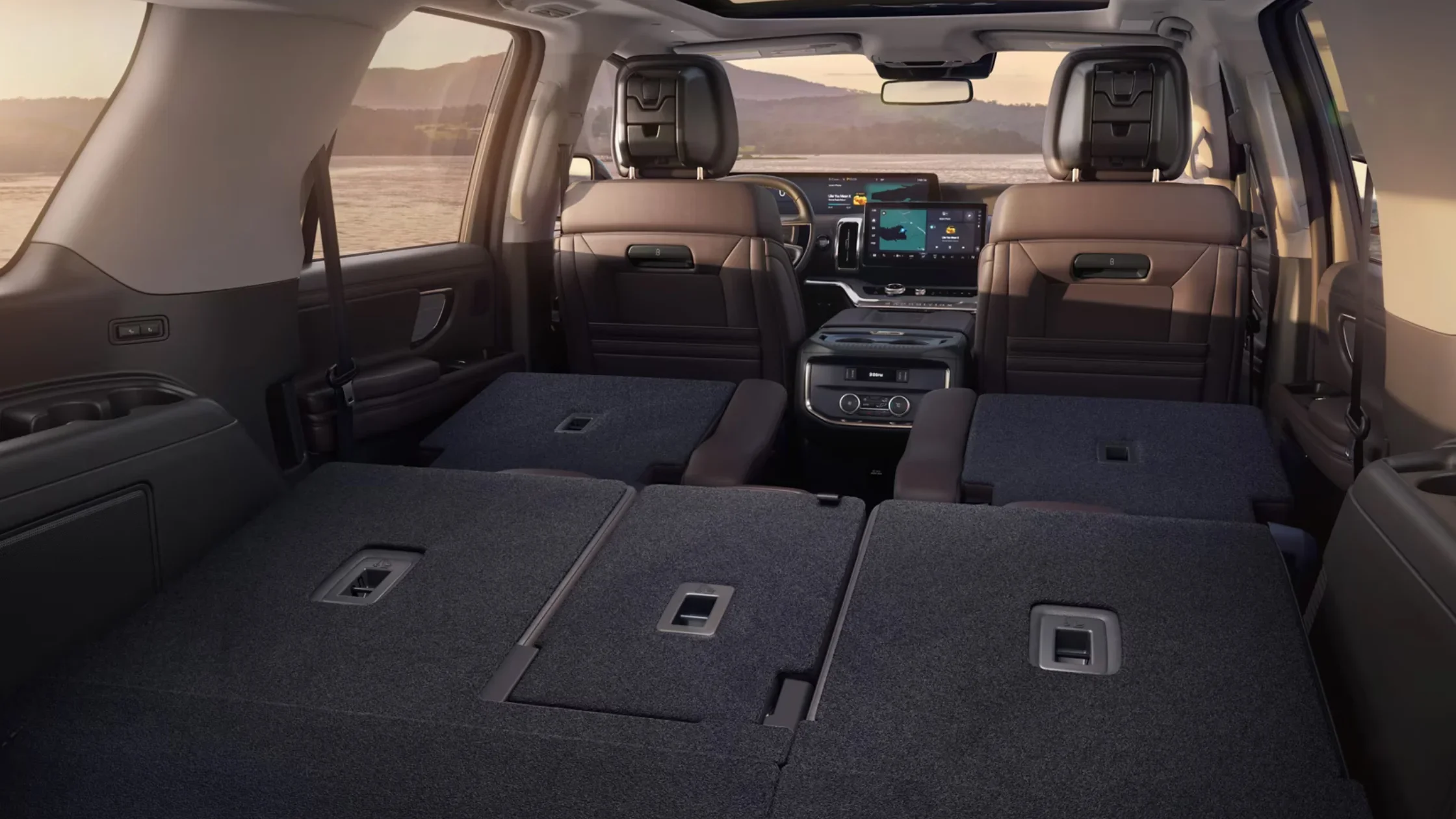 Fold-flat third-row and second-row seats in the 2025 Ford Expedition® showing expanded cargo capacity.