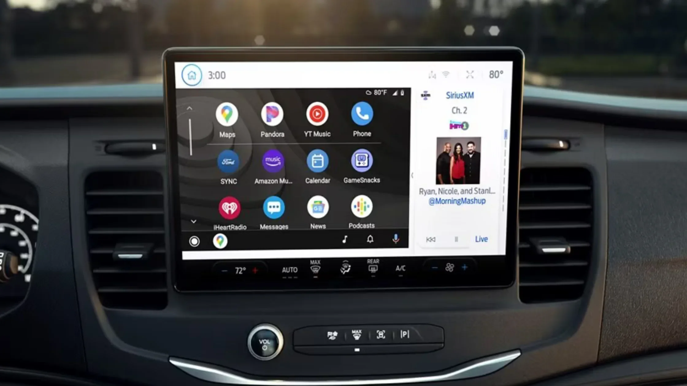 2025 Ford E-Transit™ infotainment display featuring SYNC 4 touchscreen with navigation and apps visible