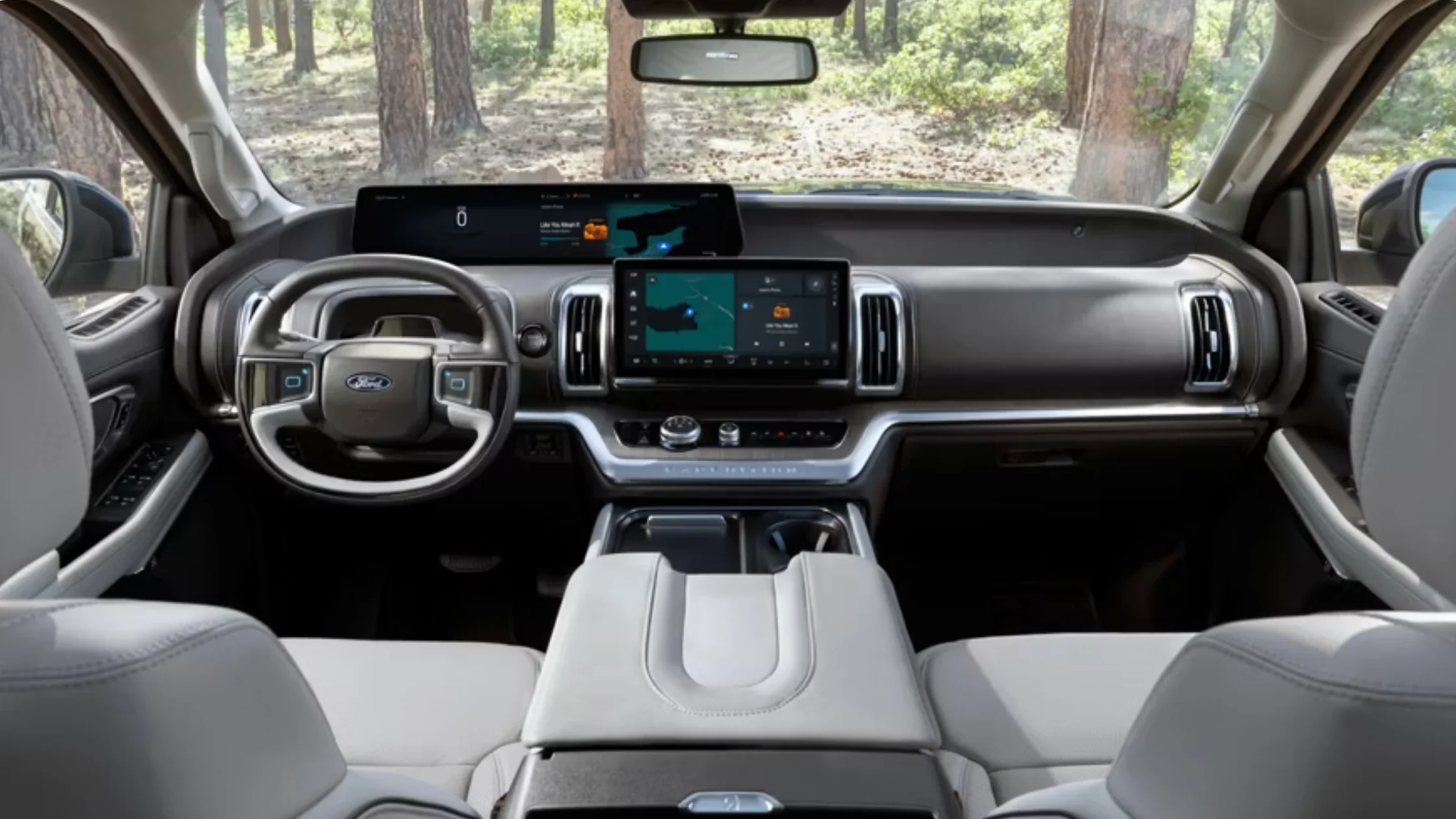 2025 Ford Expedition® dashboard with dual digital displays and touchscreen